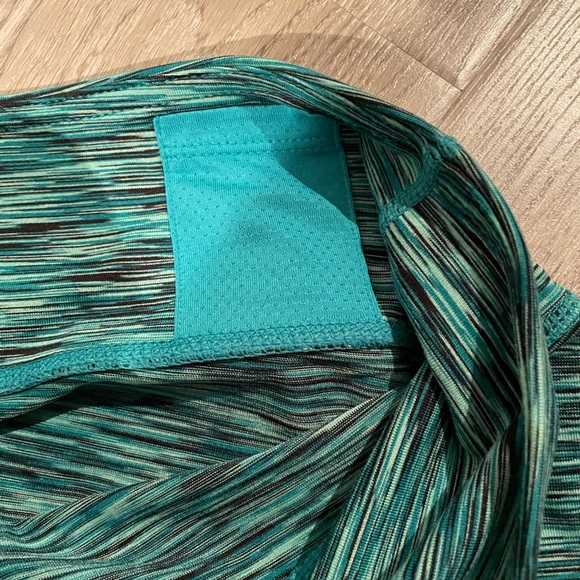 Fabletics teal-blue bike shorts with pocket & pink top with built in sports bra - Picture 5 of 8